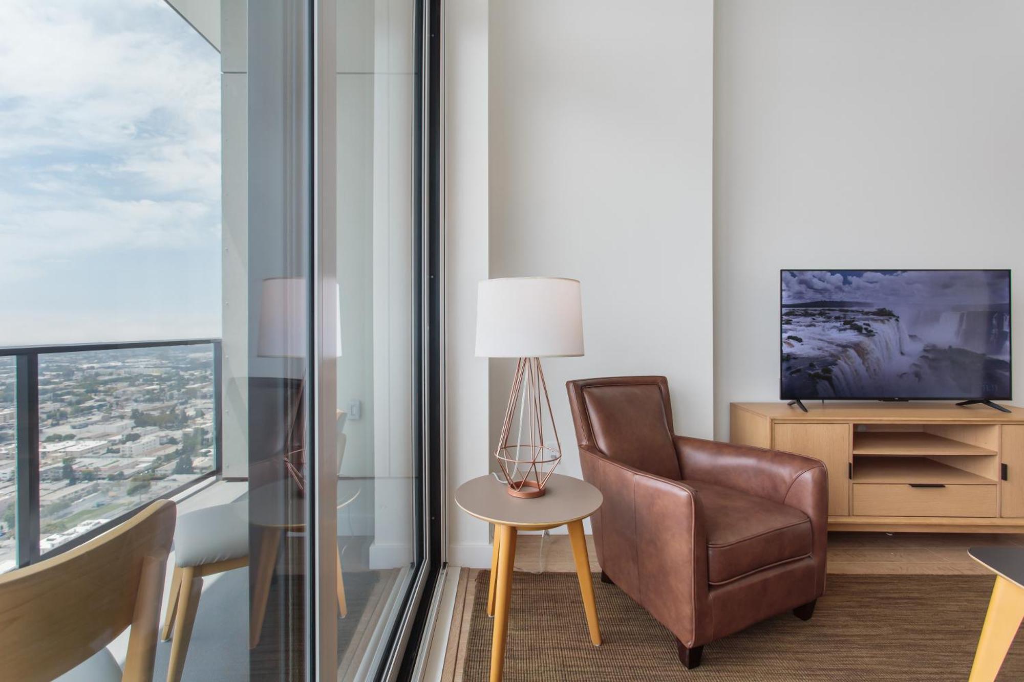 Capsule hotel Luxury Penthouse With Stunning Views