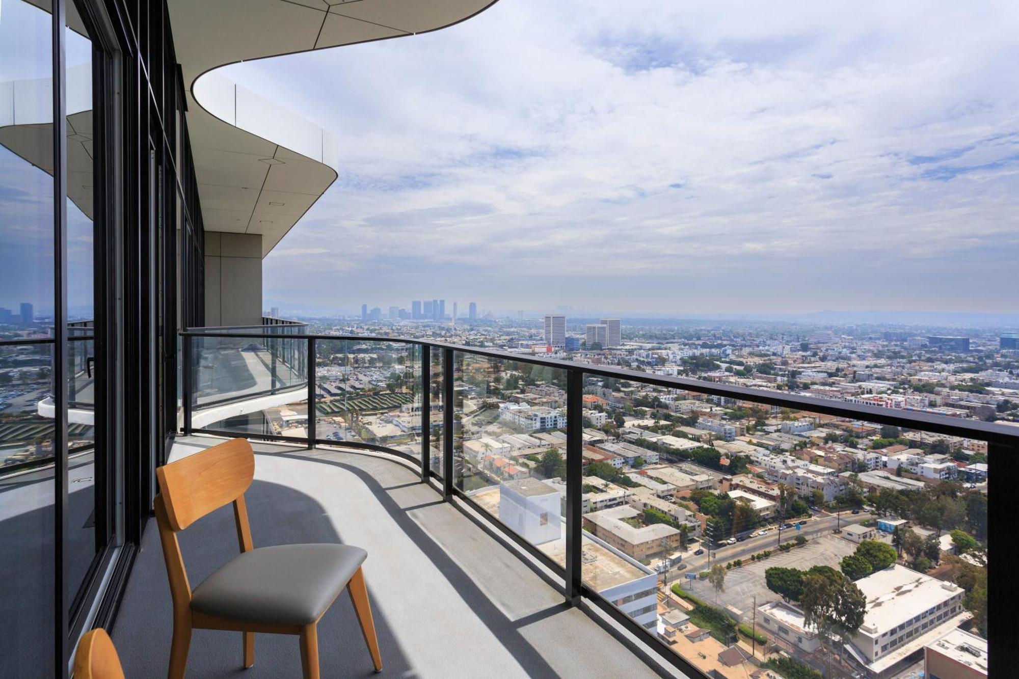 Luxury Penthouse With Stunning Views Capsule hotel Los Angeles